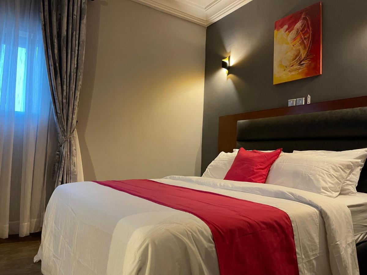 La Rochelle Hotel Yaounde Ngoại thất bức ảnh