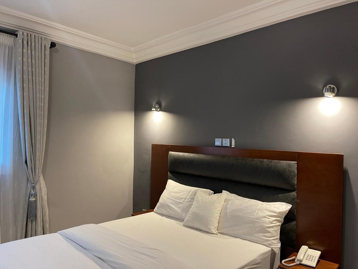 La Rochelle Hotel Yaounde Ngoại thất bức ảnh