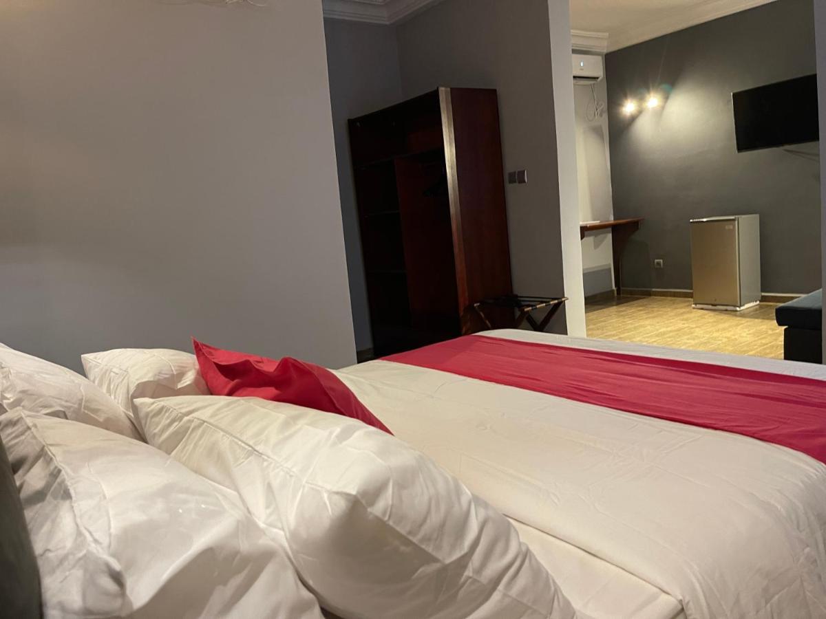 La Rochelle Hotel Yaounde Ngoại thất bức ảnh