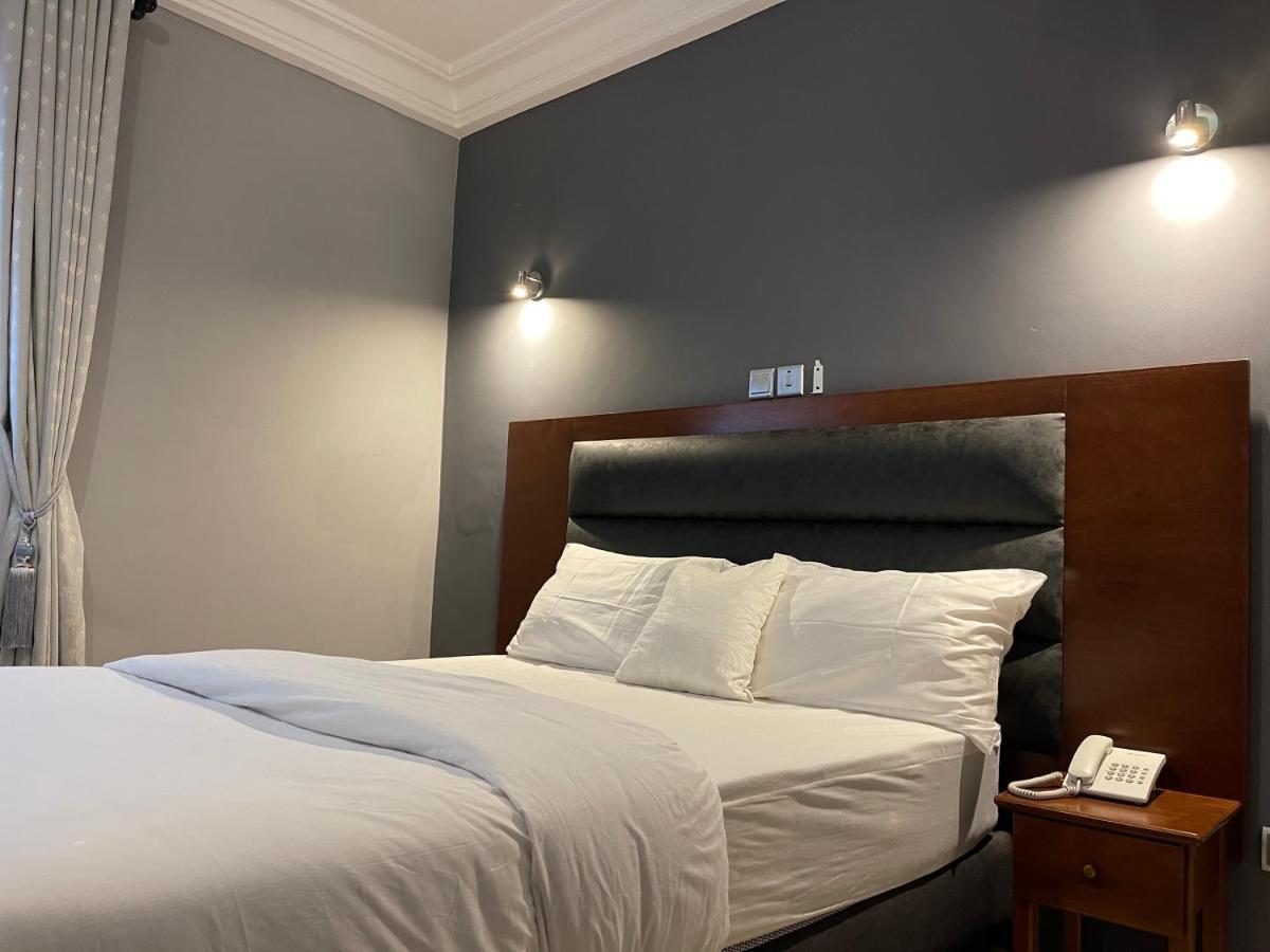 La Rochelle Hotel Yaounde Ngoại thất bức ảnh