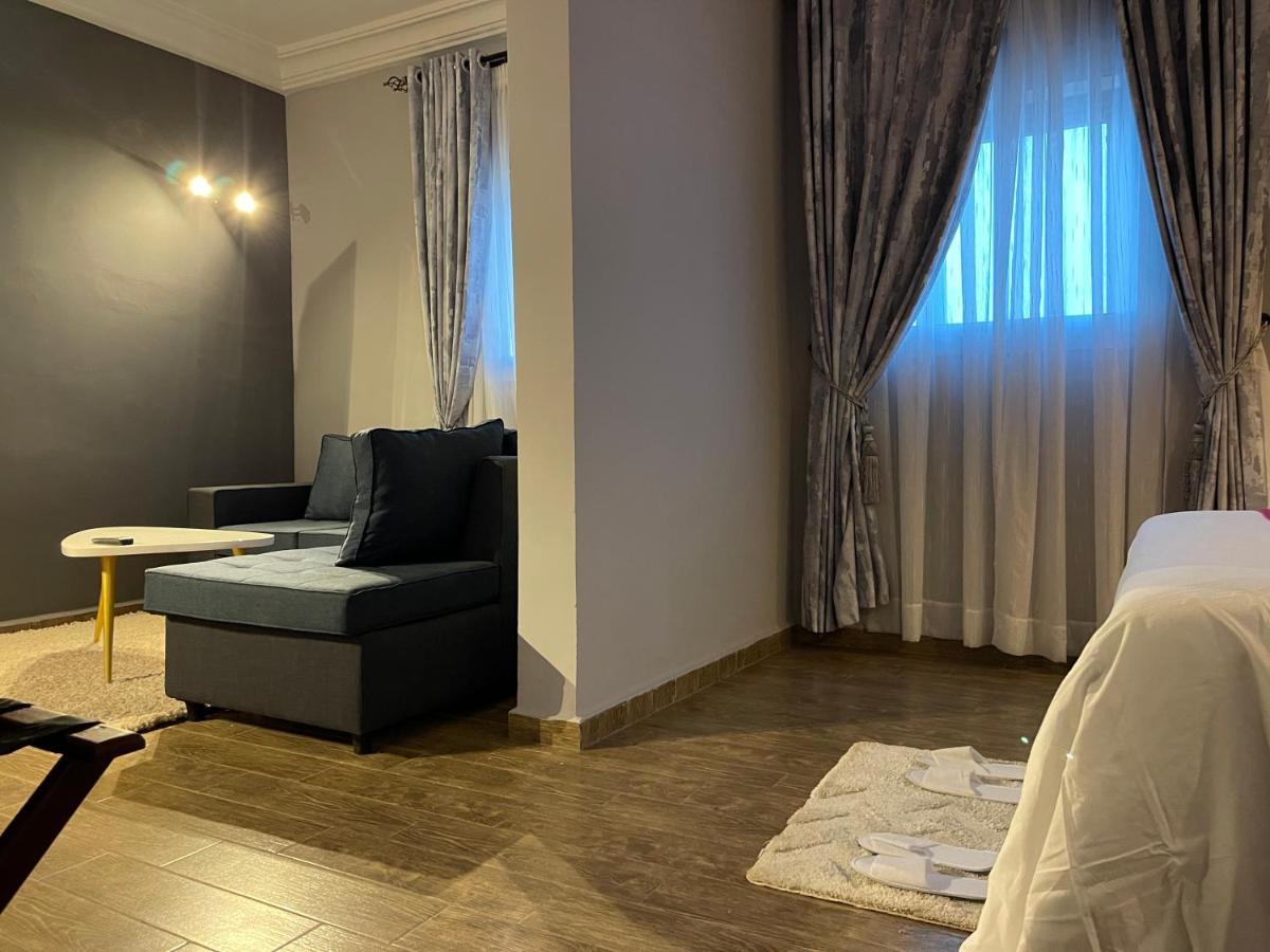 La Rochelle Hotel Yaounde Ngoại thất bức ảnh