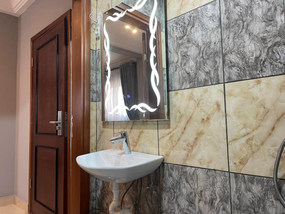 La Rochelle Hotel Yaounde Ngoại thất bức ảnh