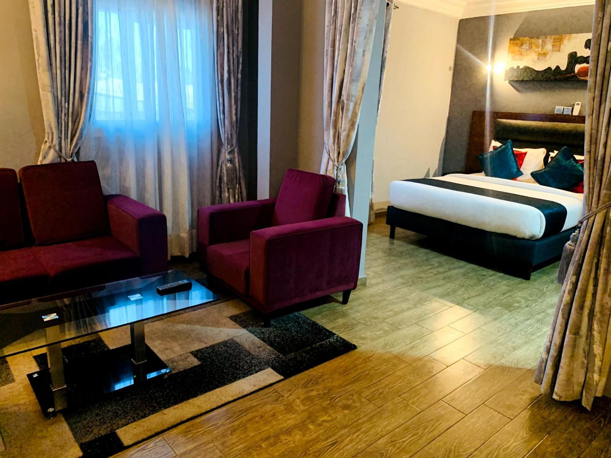 La Rochelle Hotel Yaounde Ngoại thất bức ảnh